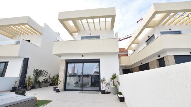 Resale - Villa -
Los Montesinos