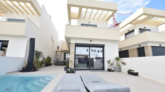 Resale - Villa -
Los Montesinos