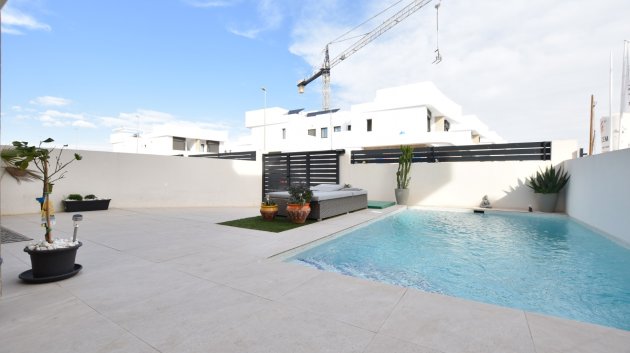 Resale - Villa -
Los Montesinos