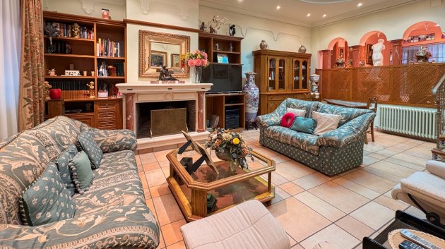 Reventa - Chalets -
Elche - Altzabares Alto