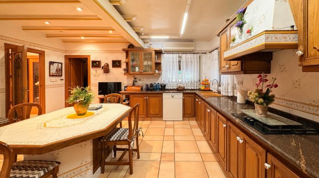 Reventa - Chalets -
Elche - Altzabares Alto