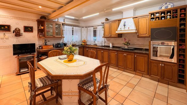 Reventa - Chalets -
Elche - Altzabares Alto