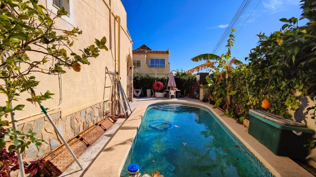 Resale - Townhouse -
San Miguel de Salinas