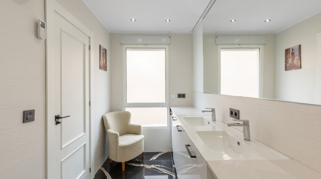 Resale - Apartments -
Los Montesinos