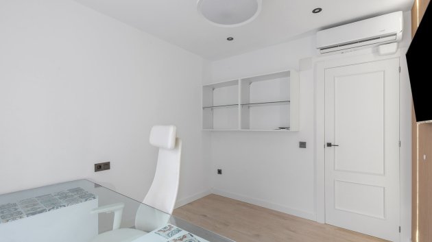 Resale - Apartments -
Los Montesinos