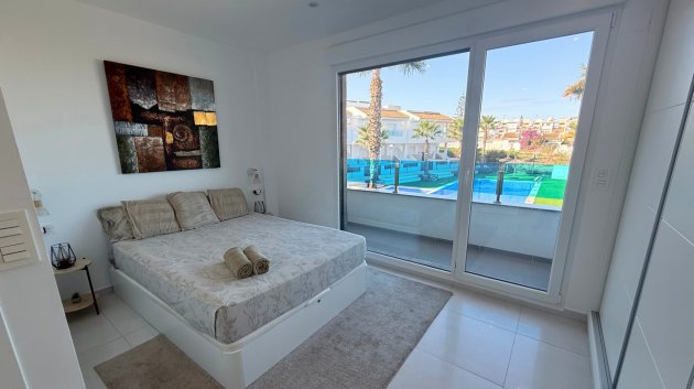 Reventa - Adosado -
Torrevieja - Los Balcones