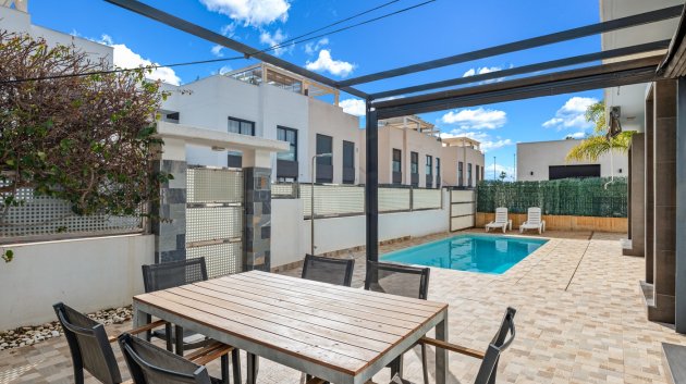 Reventa - Chalets -
Ciudad Quesada