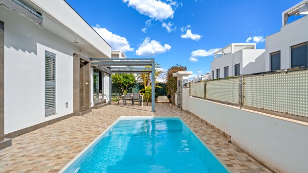 Reventa - Chalets -
Ciudad Quesada