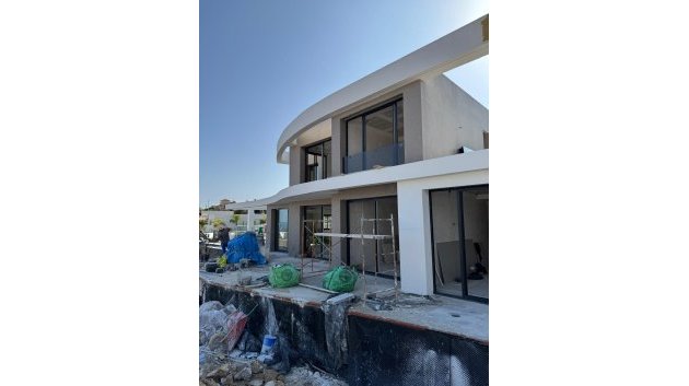 Obra nueva - Chalets -
Benisa