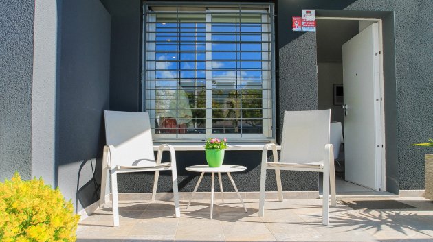 Reventa - Adosado -
Torrevieja - Aguas Nuevas 1