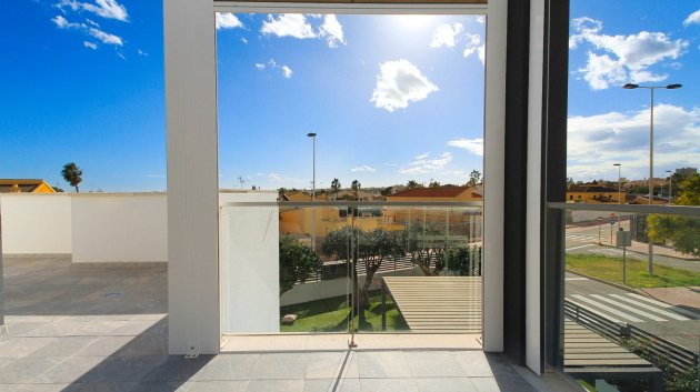 Reventa - Adosado -
Torrevieja - Aguas Nuevas 1