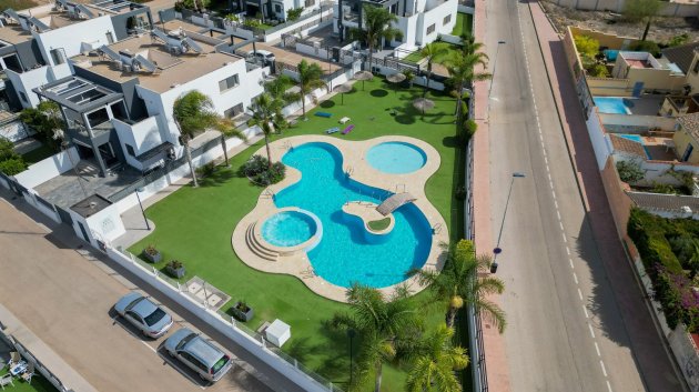 Reventa - Adosado -
Torrevieja - Aguas Nuevas 1