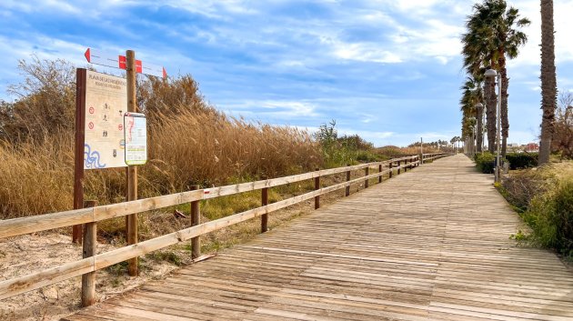 Resale - Villa -
Pilar de la Horadada