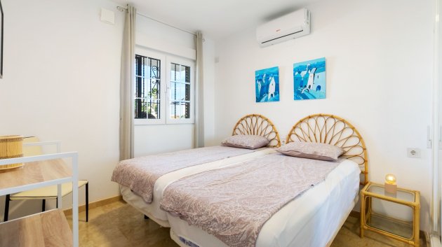 Revente - Villa -
Orihuela Costa - Villamartín