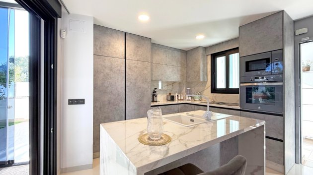 Revente - Villa -
Orihuela Costa - Villamartín