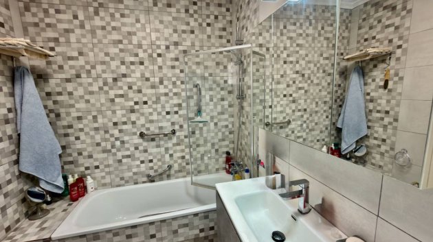 Resale - Villa -
Lo Crispin