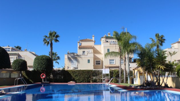 Revente - Maison de ville -
Villamartín - PAU 8