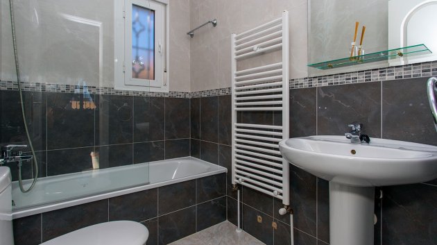 Revente - Villa -
Rojales - Pueblo