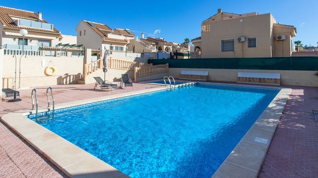 Revente - Villa -
Rojales - Pueblo