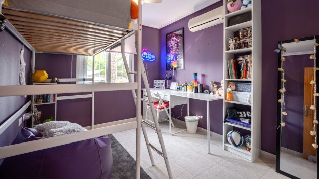 Resale - Villa -
Santa Pola - Gran Alacant