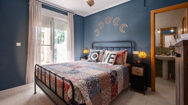 Resale - Villa -
Santa Pola - Gran Alacant