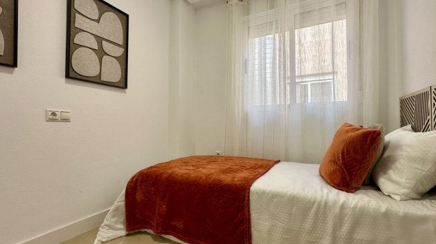 Reventa - Apartamentos -
Torrevieja