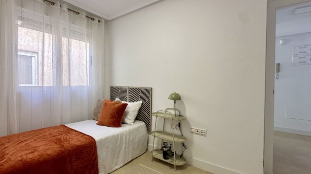 Reventa - Apartamentos -
Torrevieja