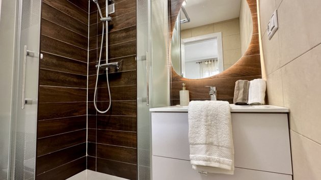 Reventa - Apartamentos -
Torrevieja