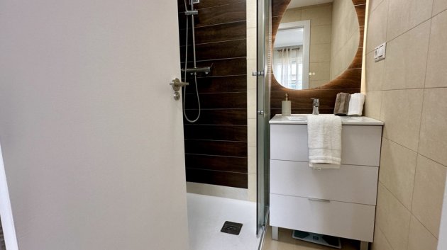 Reventa - Apartamentos -
Torrevieja