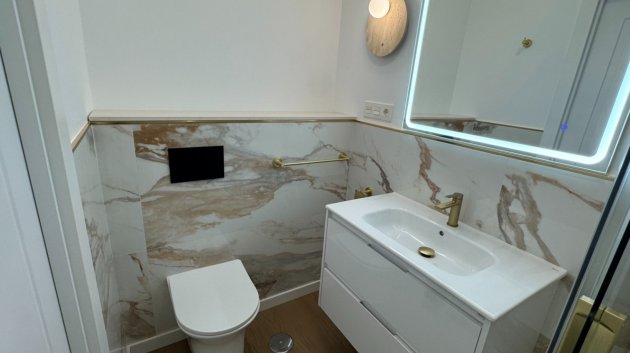 Reventa - Apartamentos -
Orihuela Costa - Punta Prima