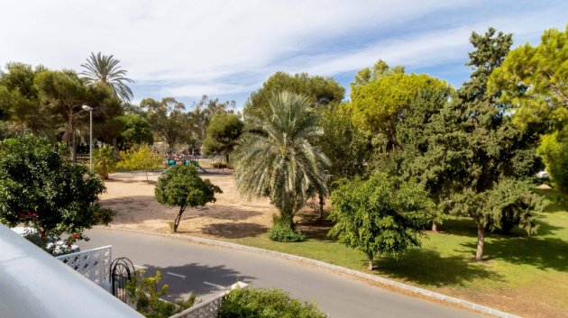 Resale - Townhouse -
Orihuela Costa - La Zenia