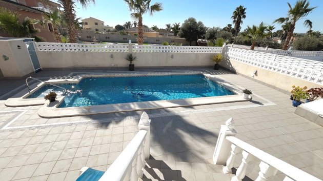 Resale - Villa -
Benijofar - Monte Azul