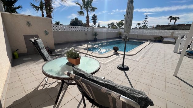 Resale - Villa -
Benijofar - Monte Azul