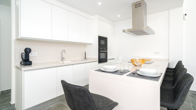 Revente - House - Semi-Detached House -
Daya Nueva