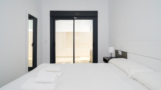 Revente - House - Semi-Detached House -
Daya Nueva