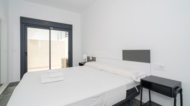 Revente - House - Semi-Detached House -
Daya Nueva