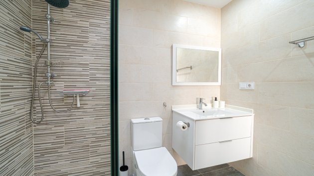 Revente - House - Semi-Detached House -
Daya Nueva