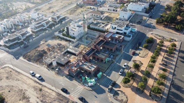 Obra nueva - Chalets -
Benijofar