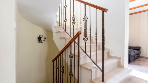 Resale - Villa -
Villamartín