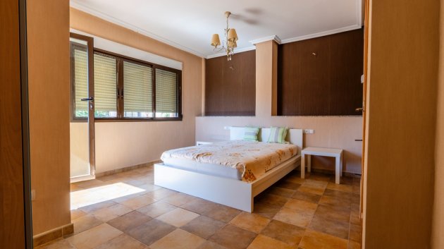 Resale - Villa -
Villamartín