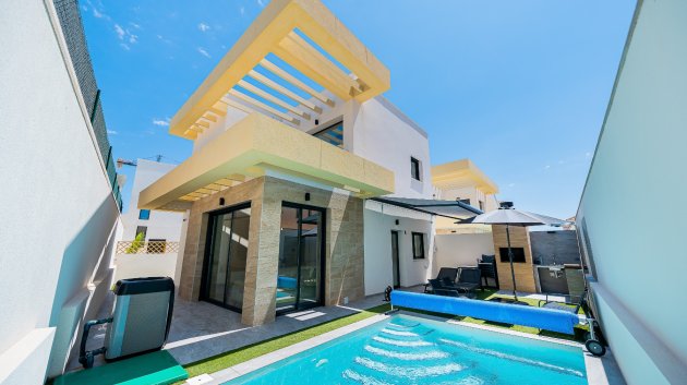 Reventa - Chalets -
Los Montesinos