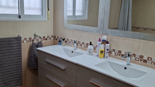 Revente - Villa -
Catral