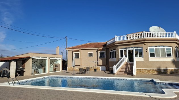 Revente - Villa -
Catral