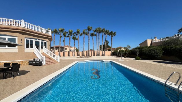 Revente - Villa -
Catral