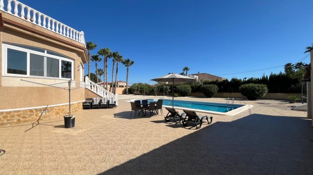 Revente - Villa -
Catral