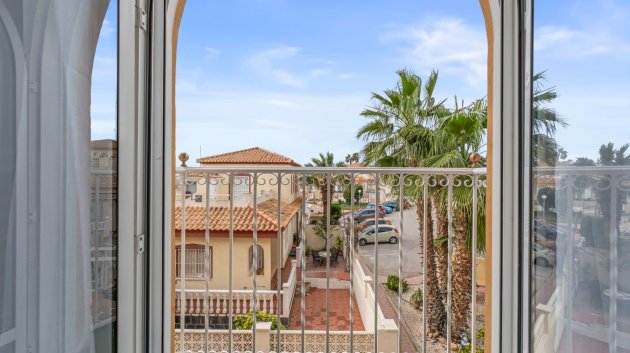 Reventa - Adosado -
Orihuela Costa - La Florida