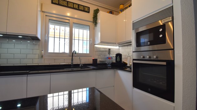 Reventa - Chalets -
Orihuela Costa - Playa Flamenca