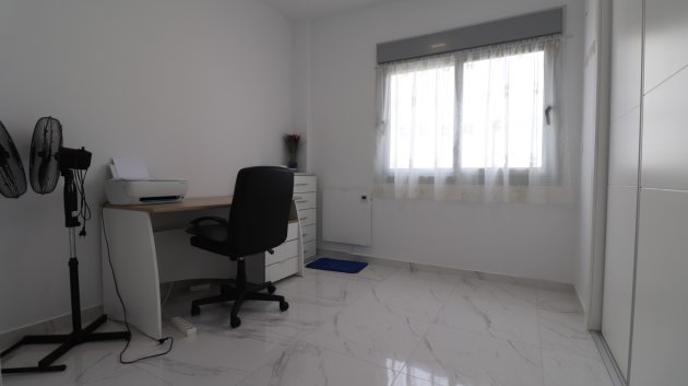 Resale - Apartments -
Benijofar