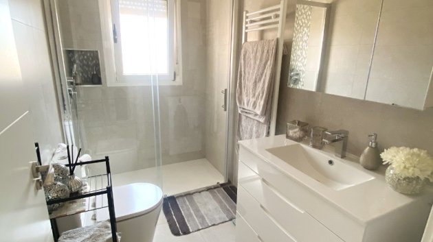 Reventa - Chalets -
Ciudad Quesada - Doña Pepa