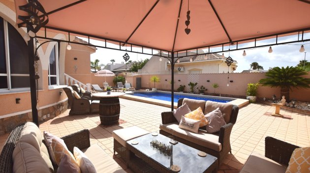 Reventa - Chalets -
Ciudad Quesada - Doña Pepa